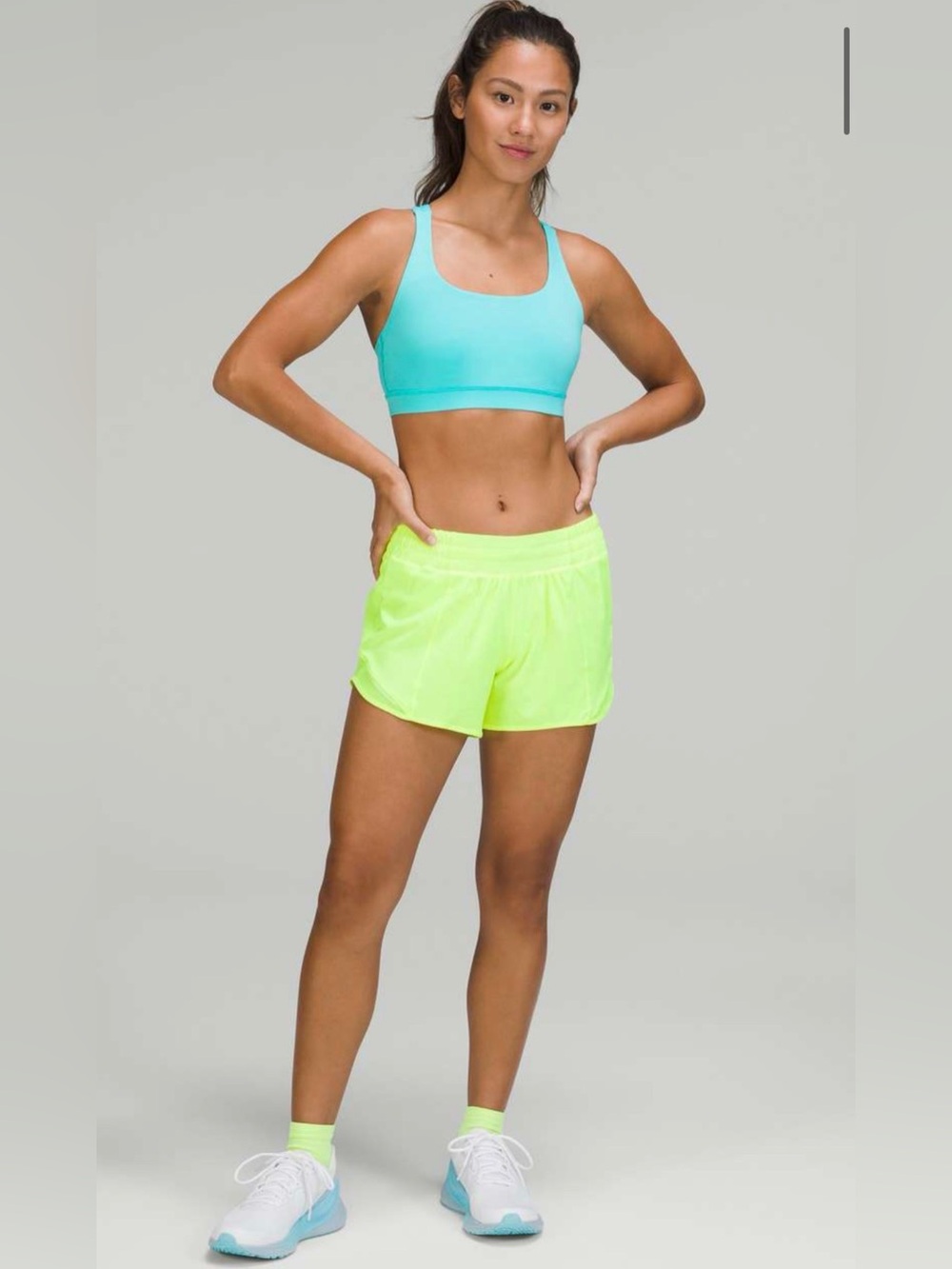 Lululemon Energy Bra Medium Support, B–D Cups Electric Turquoise Size 8 - Picture 1 of 4